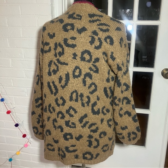 Abercrombie & Fitch Leopard Print Cardigan - Tan and Black Cozy Large - Picture 5 of 7